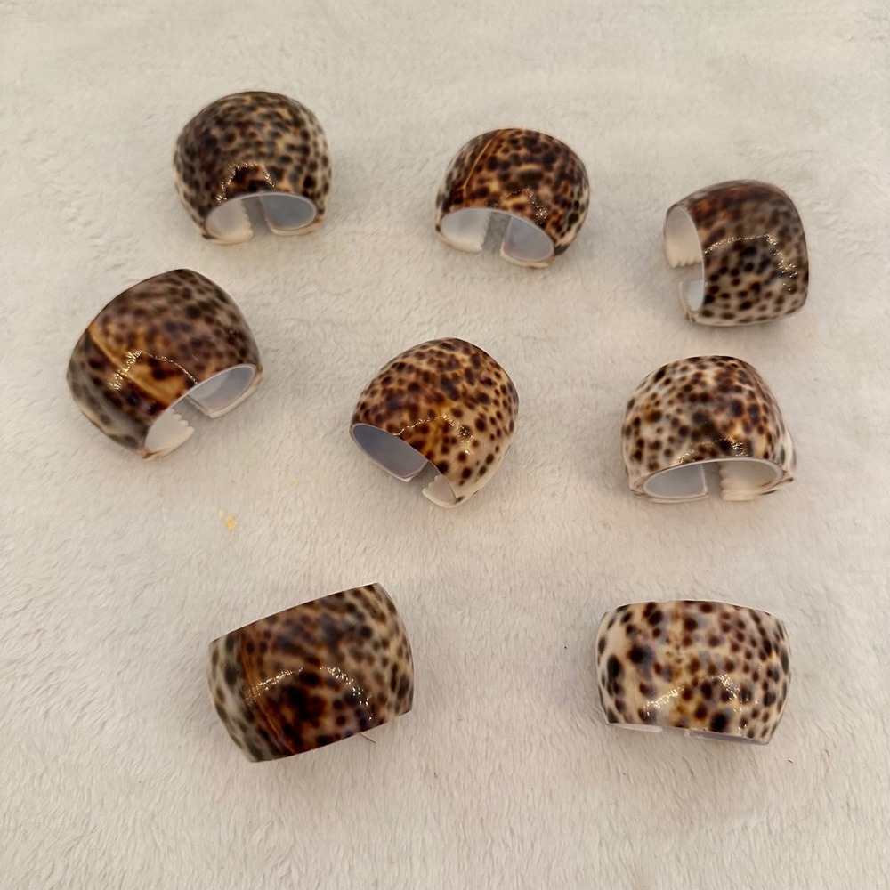 Unbranded Cowrie Shell Napkin Rings Brown Excellent Set of 8 Coastal Nautical